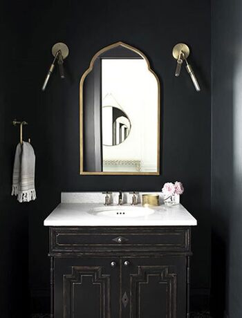Paredes de baño pintadas en color Black Satin 2131-10 de pintura Aura Bath & Spa